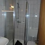 Zimmervermietung Auch Fuer Monteure 3* Айзенхюттенштадт
