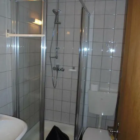 Zimmervermietung Auch Fuer Monteure 3* أيزِنهوتِنشتات